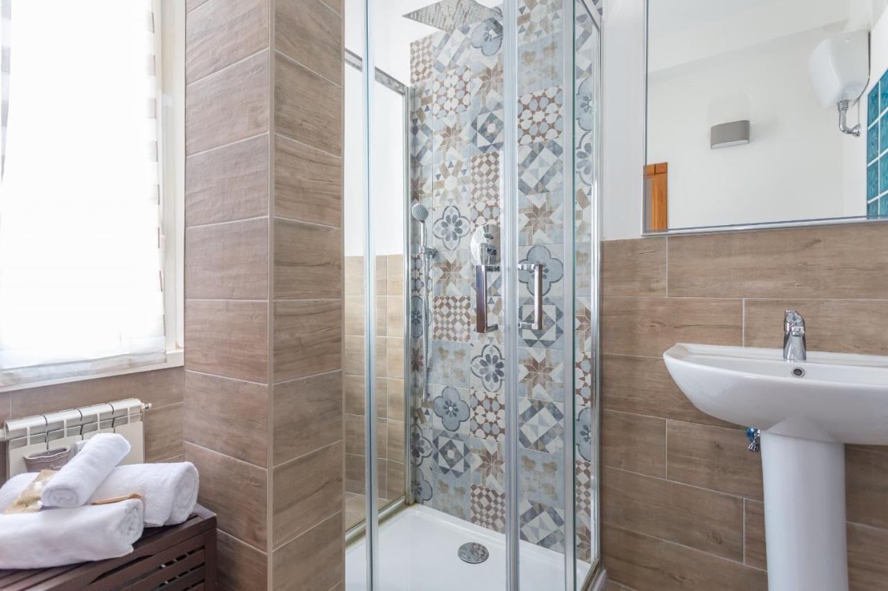 Modern 2bdr Vibrant Prati Neighborhood * Rom